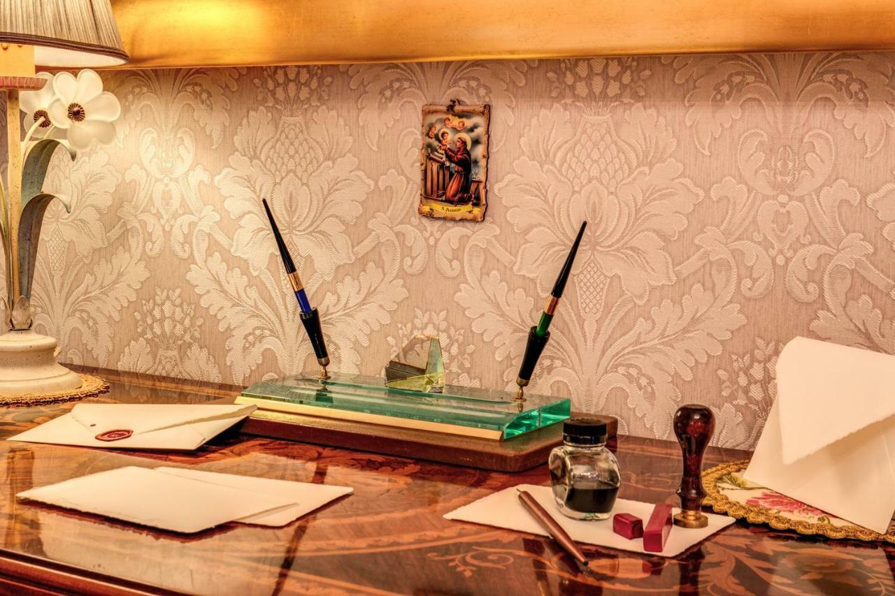 Domus Vittoria - The Luxury Quintessence Apartman Sorrento Kültér fotó