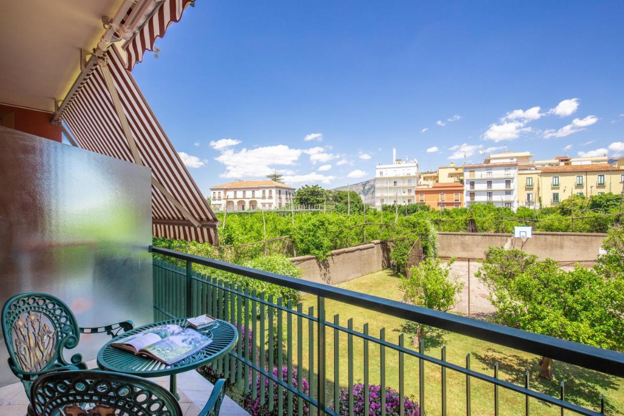 Domus Vittoria - The Luxury Quintessence Apartman Sorrento Kültér fotó